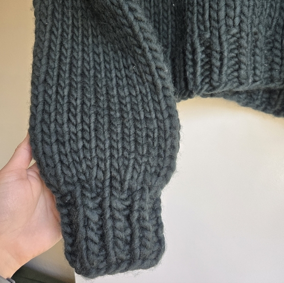 Handknit Cropped Wool Sweater - Picture 5 of 8